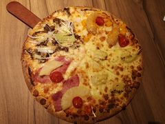 薄脆团团圆圆四合一披萨-必胜客(万象城店)