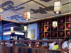 大堂-先启半步颠小酒馆(白麓里店)