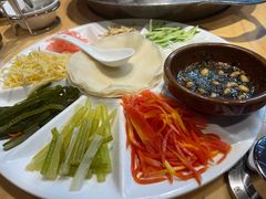 -野山舂·贵州现舂酸汤牛肉(鸿通城店)