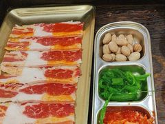 -围炉肉舍•炭烤活鳗•丹东海鲜烤肉(步行街店)