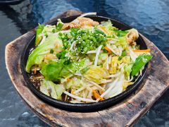 牛肠炒蔬菜-九州酒场ひこぞう(1号店)