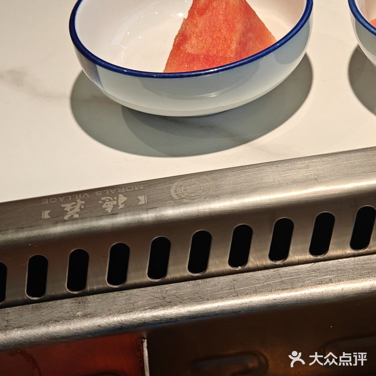 今天火锅吃撑了，超满足