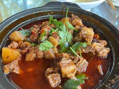 砂锅萝卜牛肉煲-土砂锅生态山庄·非遗砂锅雅鱼