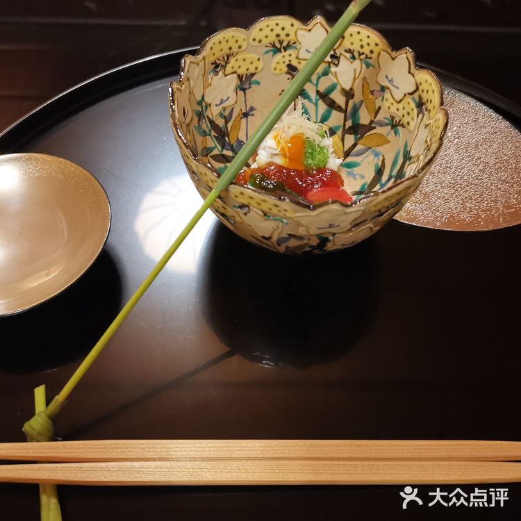 可以毫无疑问地说，吉兆的怀石料理就是登峰造极的最佳代表