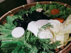 -尚尚仙·酸汤猪手·猪肚鸡火锅(华联万柳购物中心店)