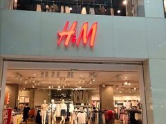 门面-H&M(鹏欣水游城店)
