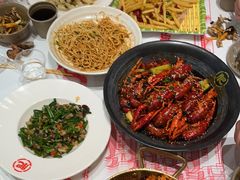 -肥肥虾庄·金牌油焖大虾(汉口城市广场店)