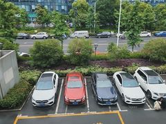 -杭州中升之星奔驰4S店(滨江店)