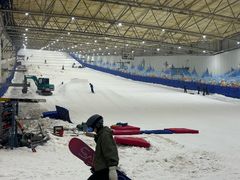 -乔波室内滑雪场
