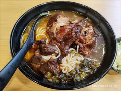 -花溪巷牛肉粉(泉城路店)