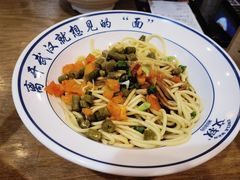武汉热干面-文叔·湖北名小吃·小龙虾(黄贝岭地铁站店)