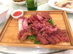 脆皮德国咸猪手-江南村酒家