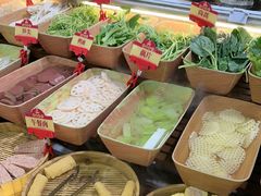 -四囍码头海鲜烧烤自助火锅(外滩南京东路悦荟广场店)