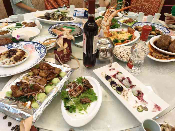 臻品海鲜酒楼(北辰店)-"十月二号定三号中午的餐,周围得打了七八家.