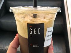 冰摇蜜桃美式-Gee Coffee Roasters(万象城店)