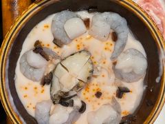 珍品海鲜鱼豆花-老牌坊云南鱼豆花火锅(哈西万达店)