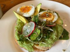 牛油果吐司-Egg•Allday Brunch(襄阳北路店)