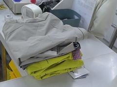 -荟品仓(青浦城市奥莱店)