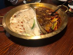 -重庆爽翻天老火锅(临平万达广场店)