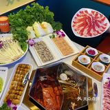 这家火锅光是蘸料就有27种❗️还有12样小食💥