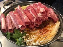 部队锅-MI WU FACTORY米屋美食工厂餐厅(绿地店)