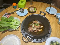 -茸梅路右拐龙虾-农家菜(松江店)
