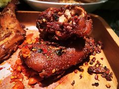 香烤飘香猪蹄-雀蓝川菜(奥体广场店)