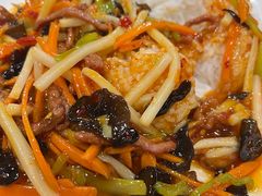 鱼香肉丝盖饭-清真伊源饺子馆(陶然共友大厦店)