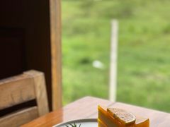 -Chom Cafe and Restaurant
