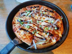 果木香风味烤鸭比萨-必胜客(港城新天地店)