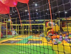 -蹦蹦跳跳(新奥购物中心店)