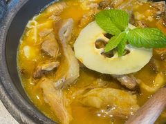 酸木瓜炖牛腩-半山腰·云南菜(侨福芳草地店)