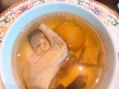 枇杷菌菇炖乳鸽-北京饭店谭家菜
