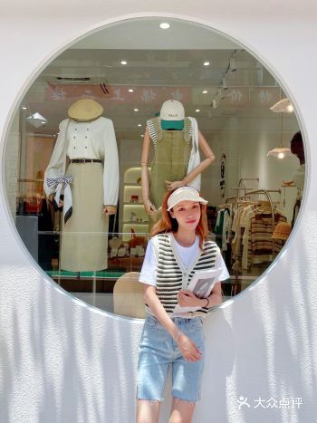 佛山ins风小众服装店