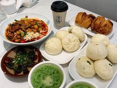 -李与白包子铺(桐梓林店)