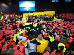 -嘿哟动霸CHUA·新潮玩运动娱乐中心·蹦床滑冰团建乐园