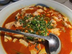 自贡酸菜鱼-麻六记(新天地店)