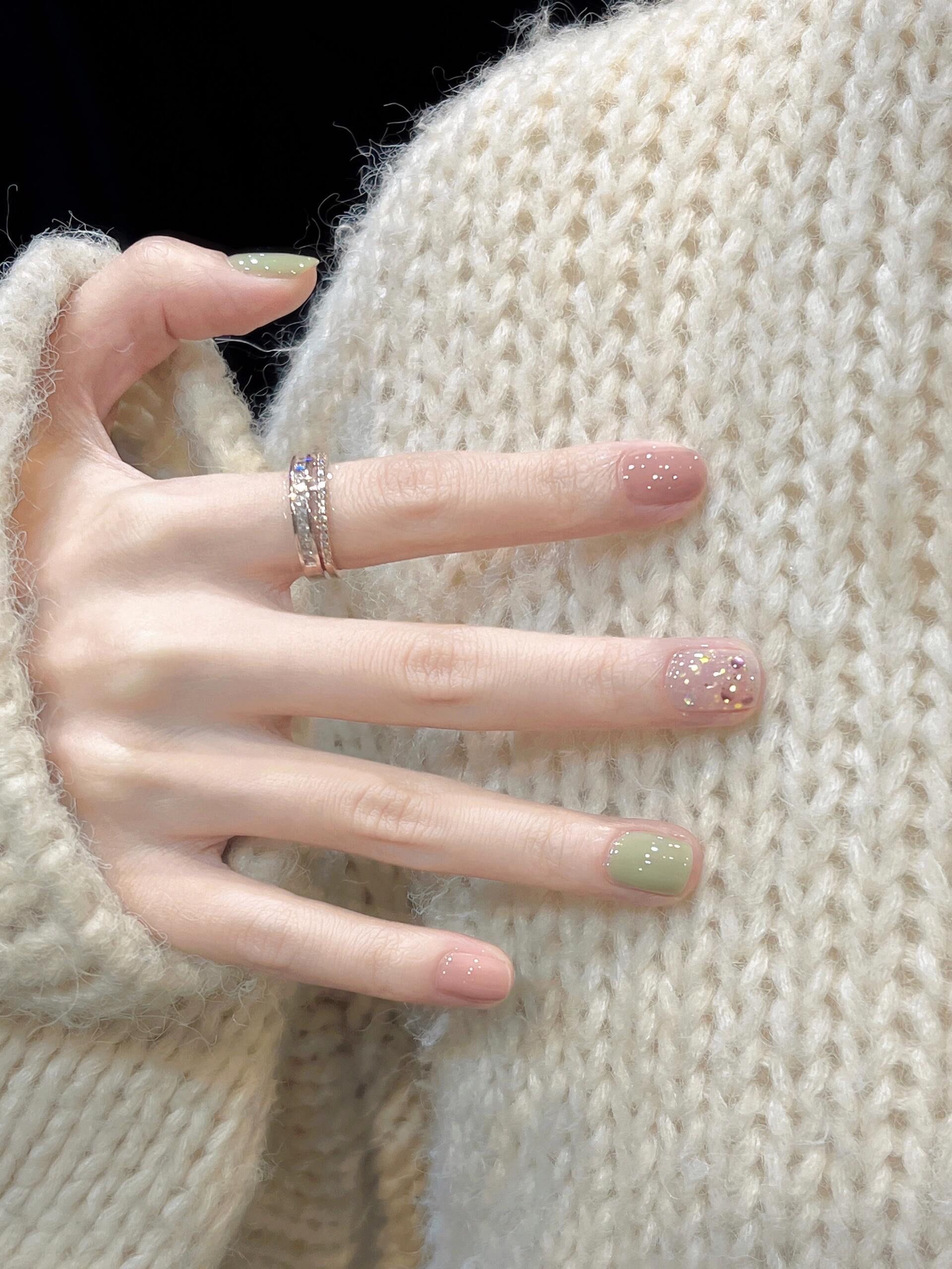 清新夏日跳色美甲