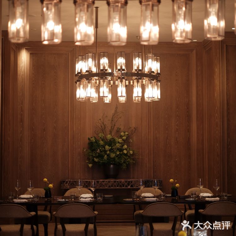 廣州塔下榮獲2025米其林入選指南餐廳