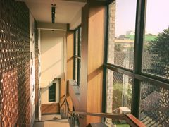 侧面楼梯-星巴克臻选(成都宽窄巷子店)