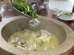 -姚记抚仙湖石锅鱼庄