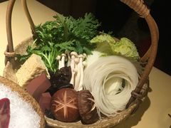 -余欢领鲜火锅(新街口店)