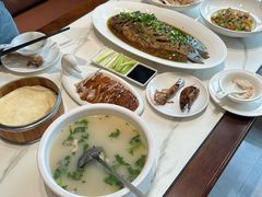 -梅利汴京烤鸭•开封豫菜地标店(东大街店)