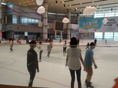 -成都冰纷万象滑冰场