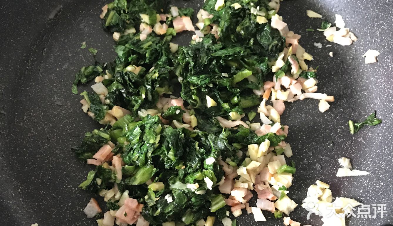 一个人的美食之旅——“莴笋叶炒饭”