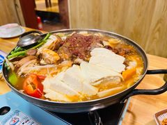 八爪鱼牛肉锅-东吉馆韩式餐厅(八经街总店)