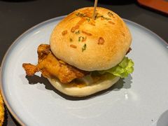 汉堡-必胜客(周浦万达店)