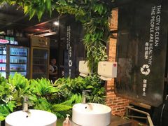 -龙巢盱眙龙虾·牛蛙·烧烤宵夜(八卦岭店)
