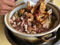 乌鸡野生菌汤-东巴谷野生菌火锅餐厅