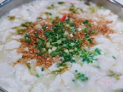 -德林酸菜鱼火锅(南丹店)